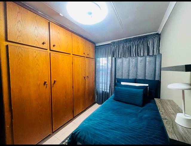 5 BEDROOM HOUSE FOR SALE IN MABOPANE UNIT C